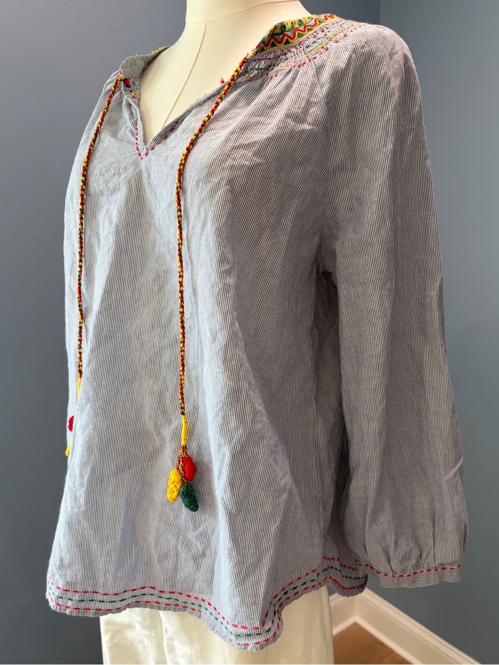 Velvet by Graham & Spencer Striped Embroidered Peasant Blouse Medium - Picture 5 of 10